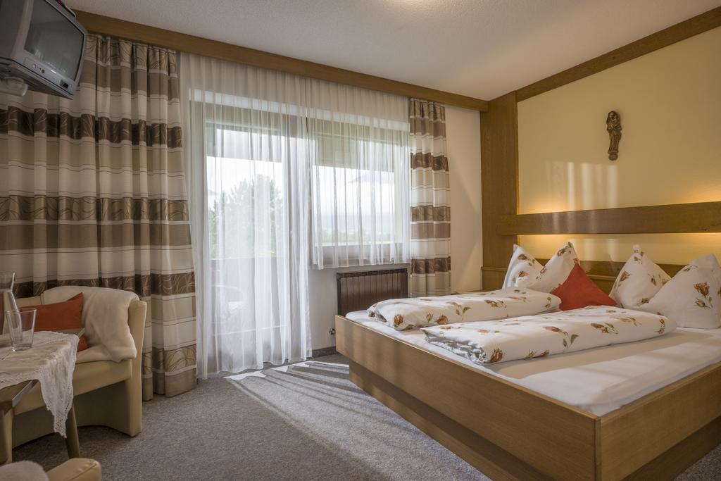 Gaestehaus Gisela Bruck am Ziller Ngoại thất bức ảnh